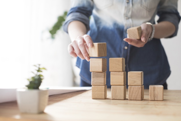 Crecimiento de leads con cubos de madera